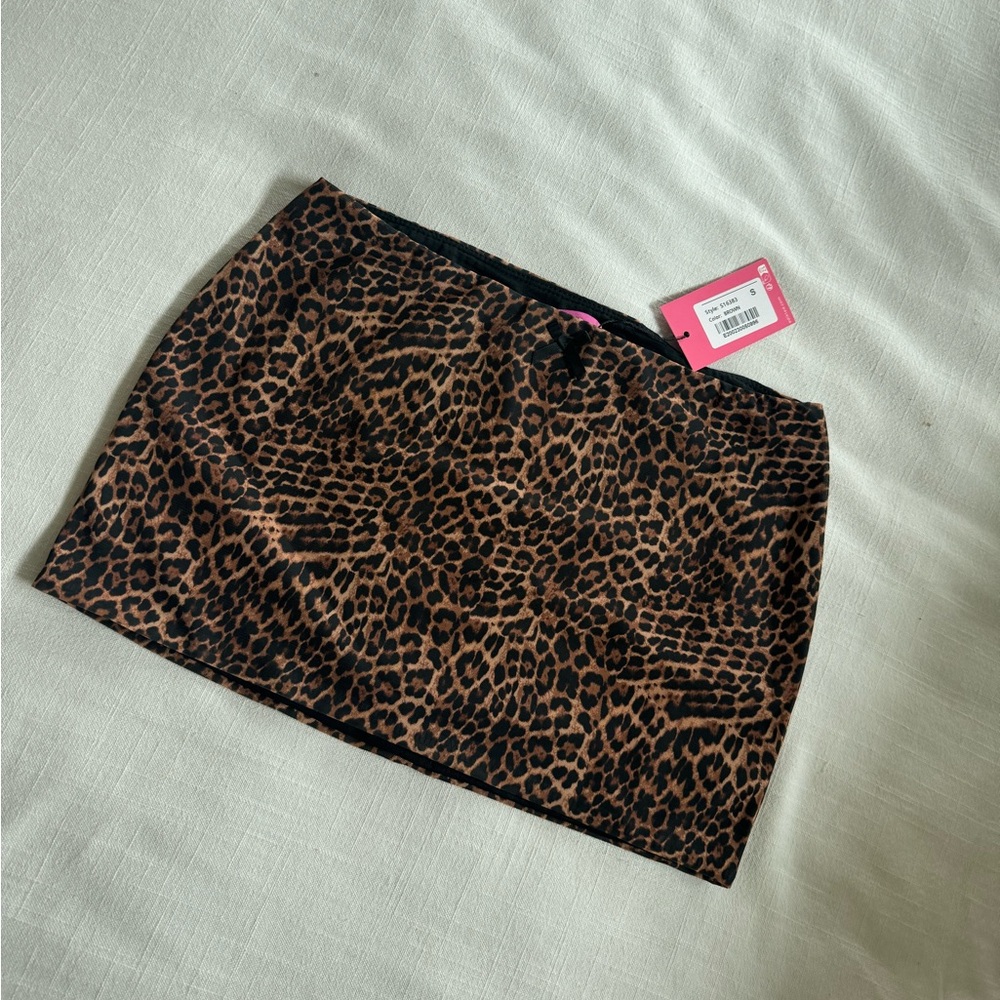 NWT mini skirt